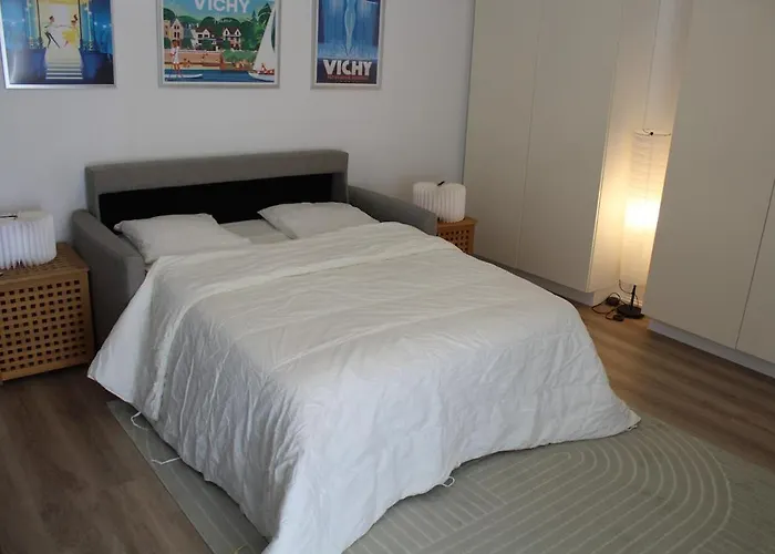 Le Ptit Vincennes A Vichy, 3etoiles, Climatise 维琪